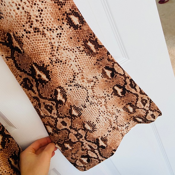 Missguided Snakeprint Flare Pants 🐍 - Picture 5 of 5